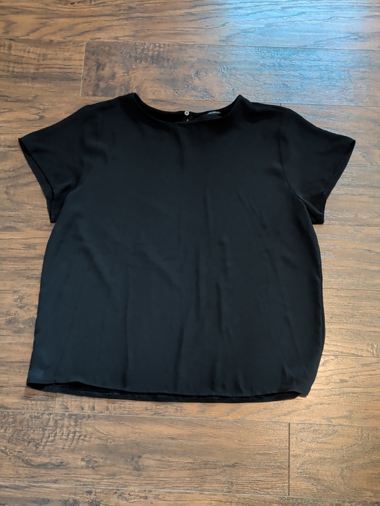 Ann Taylor Tops - Ann Taylor Black Short-Sleeve Crew Neck Top